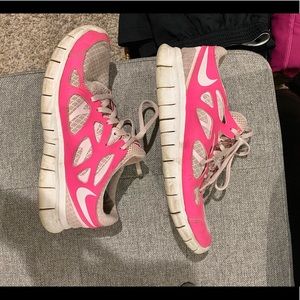 Women’s Nike shoes size 8